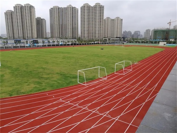 汕头市塑胶跑道维修人造草坪 - 价格